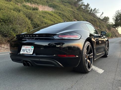 Used 2020 Porsche 718 Cayman S RWD image 23