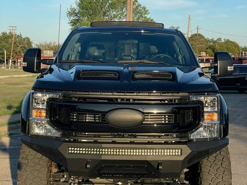 Used 2022 Ford F250 XLT w/ XLT Premium Package image 8