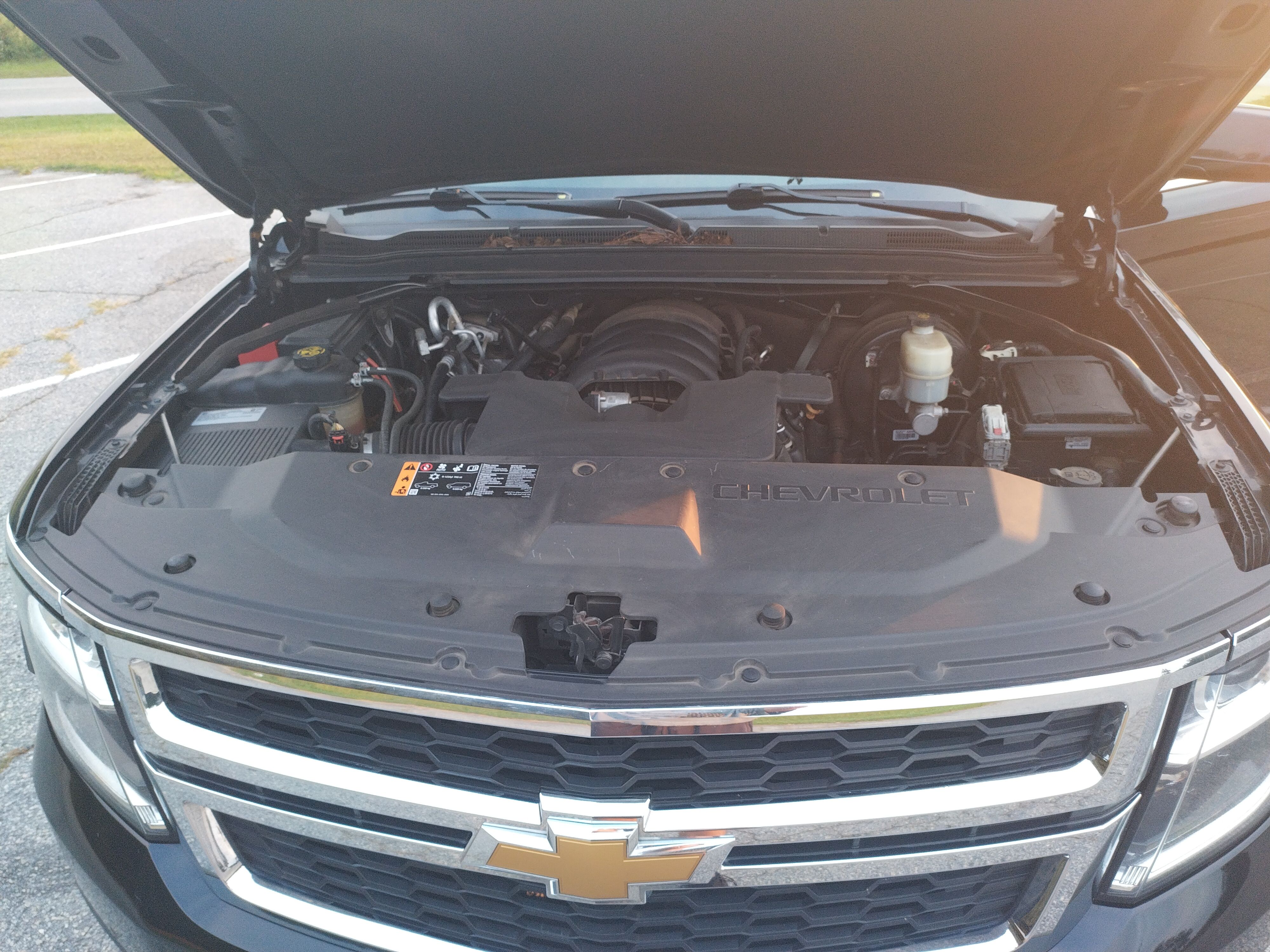 Used 2019 Chevrolet Suburban LT AWD/4WD image 2