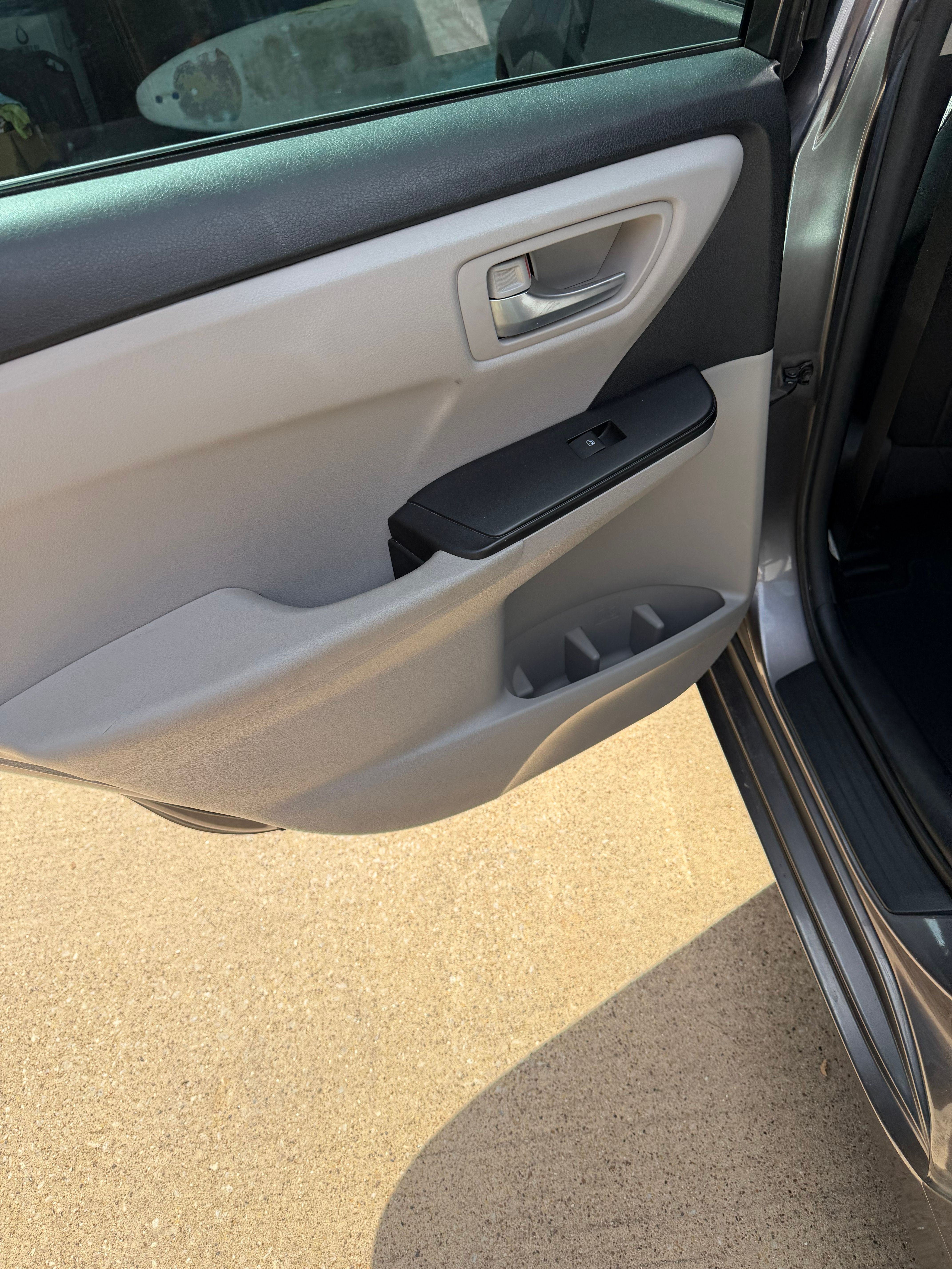 Used 2017 Toyota Camry SE FWD image 18