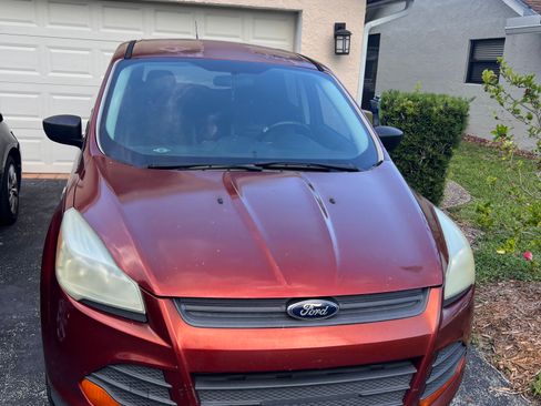 Used 2014 Ford Escape S FWD image 5