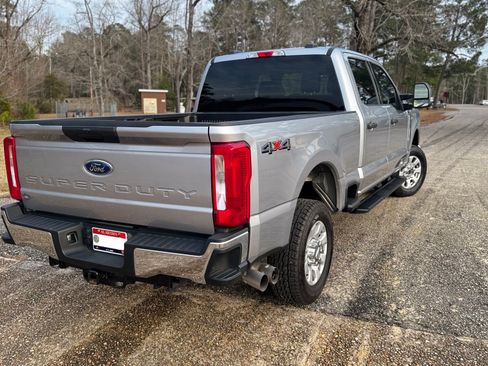 Used 2024 Ford F250 XLT image 6