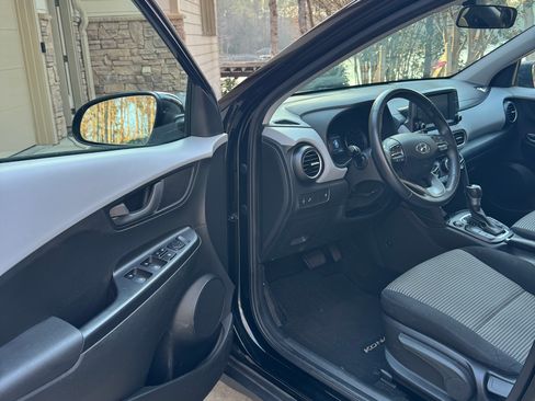 Used 2018 Hyundai Kona SEL image 5