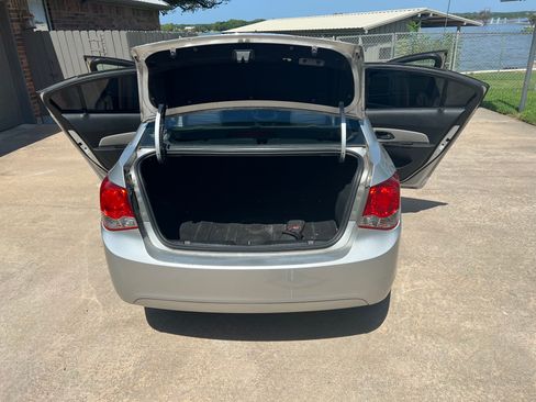 Used 2015 Chevrolet Cruze LS image 17