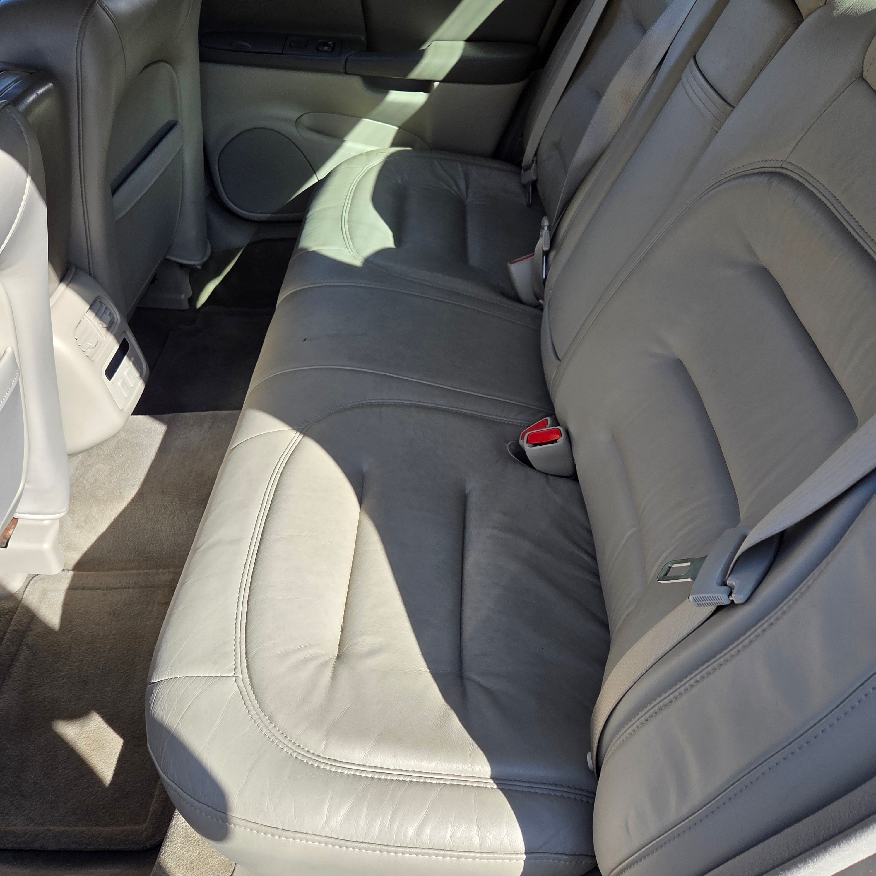 Used 2002 Cadillac De Ville w/ Comfort/Convenience Pkg FWD image 7