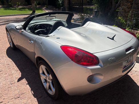 Used 2008 Pontiac Solstice Convertible w/ Preferred Package RWD image 17