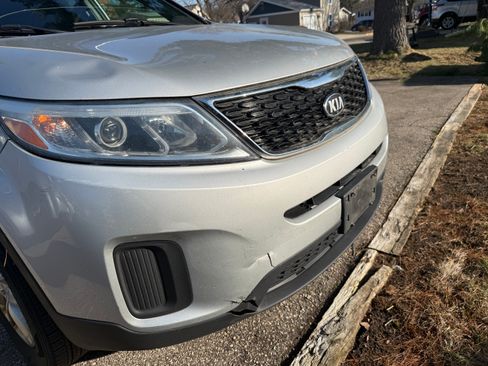 Used 2014 Kia Sorento LX FWD image 4