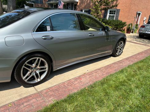 Used 2015 Mercedes-Benz S 550 4MATIC Sedan image 5