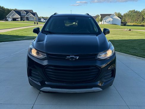 Used 2018 Chevrolet Trax LT w/ Sun & Sound Package AWD/4WD image 1