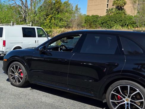 Used 2023 Porsche Cayenne GTS image 2