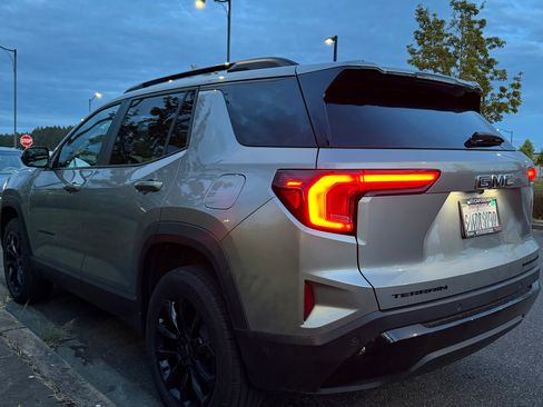 Used 2026 GMC Terrain Elevation w/ Black Edition FWD image 9