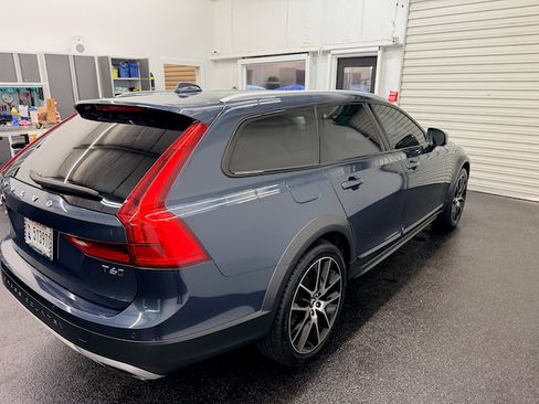 Used 2020 Volvo V90 T6 Cross Country image 6