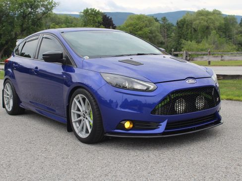 Used 2014 Ford Focus ST w/ Equipment Group 201A FWD image 1