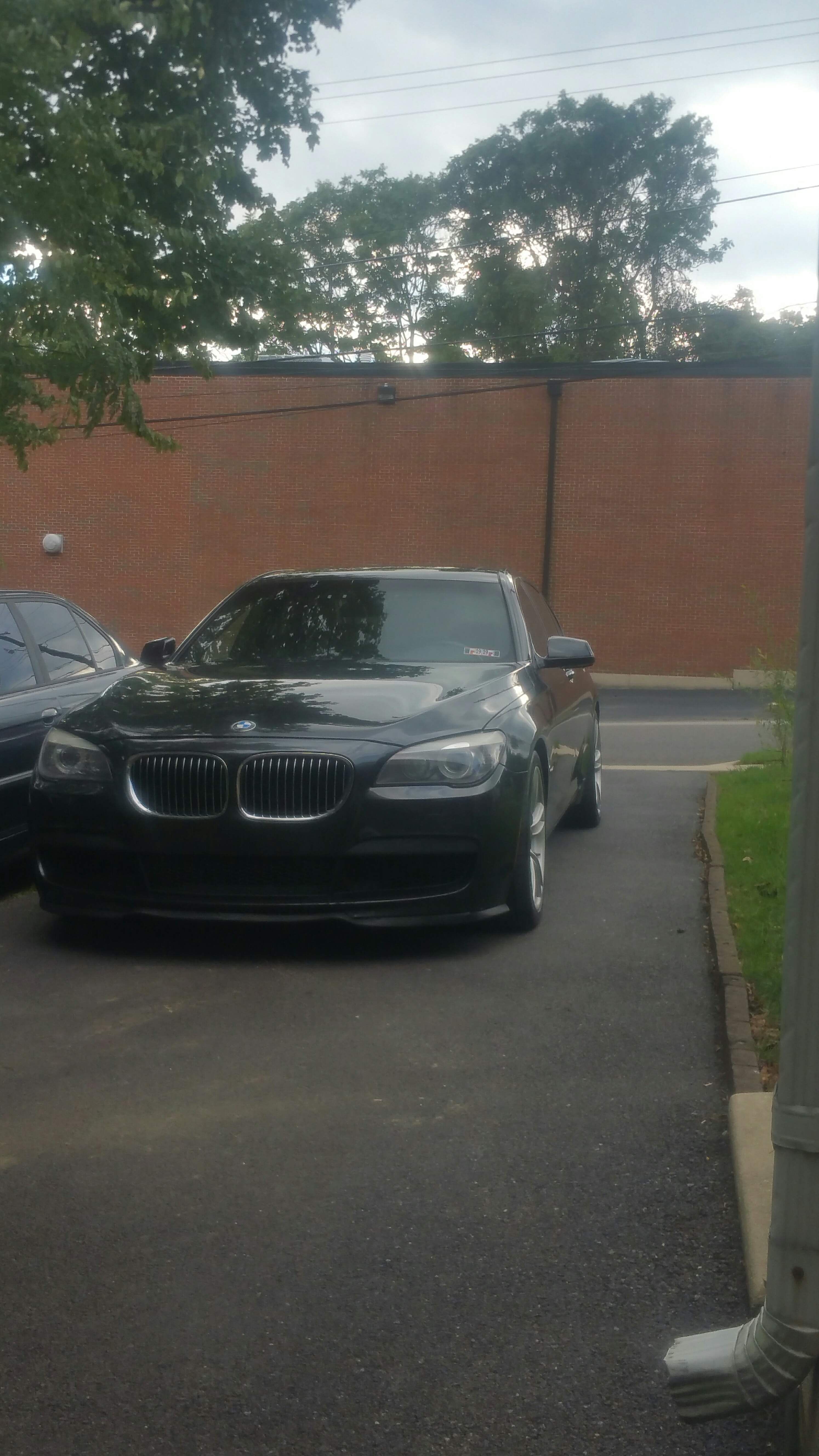 Used 2011 BMW 750i RWD image 18