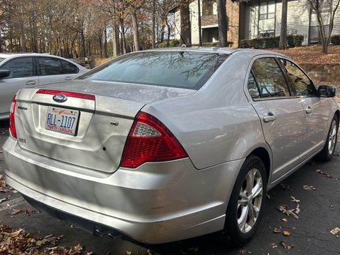 Used 2012 Ford Fusion SE image 4