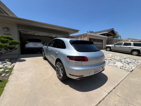 Used 2018 Porsche Macan Turbo image 11