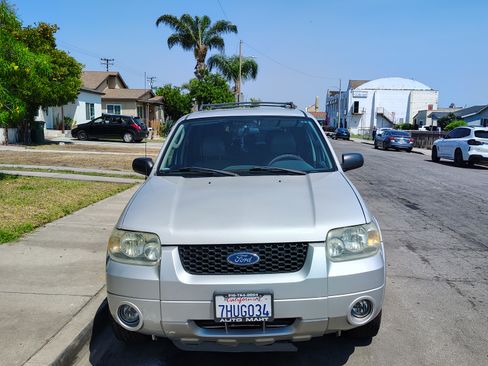 Used 2005 Ford Escape 2WD Hybrid image 9