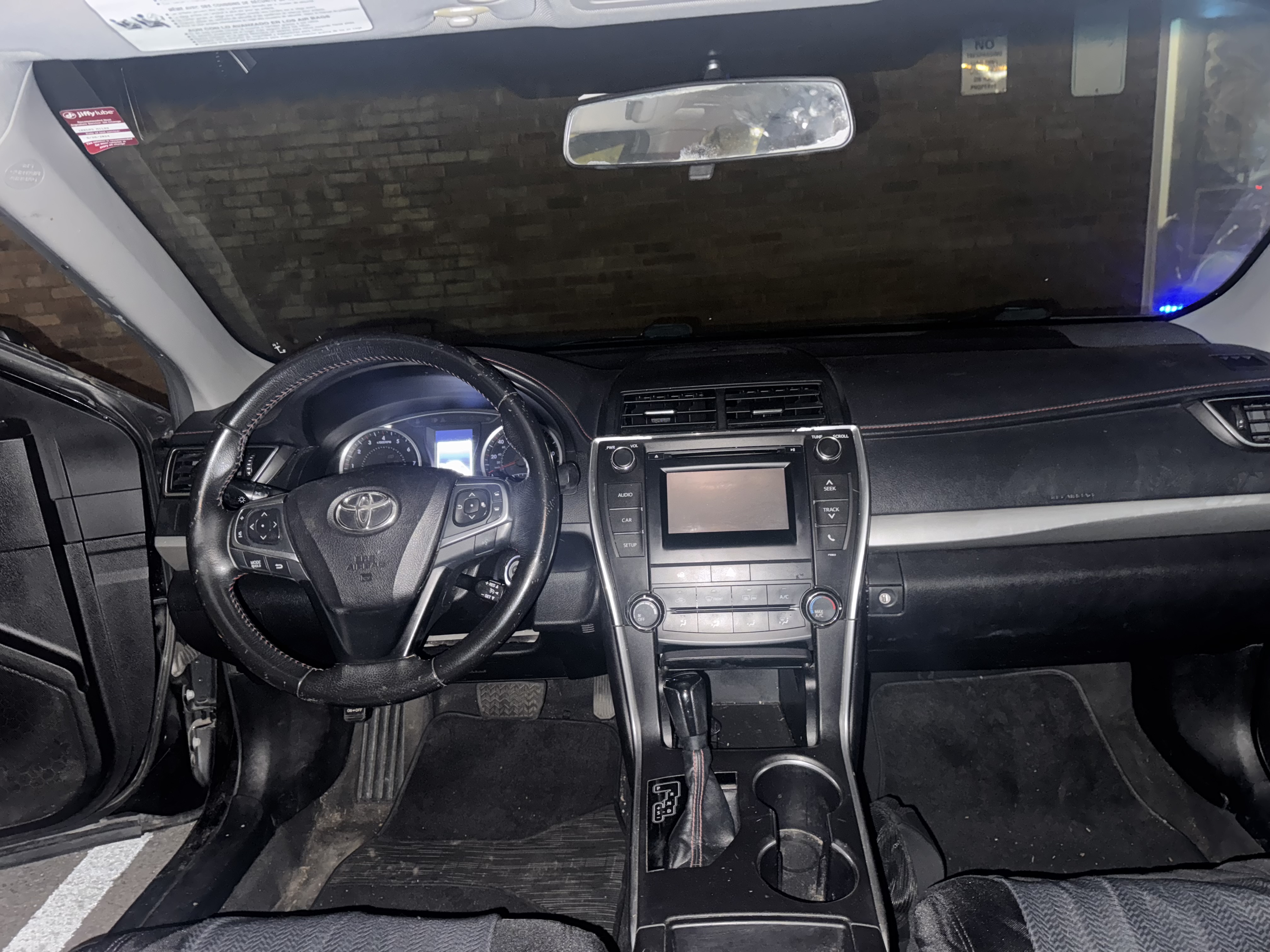 Used 2015 Toyota Camry SE FWD image 14