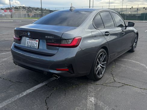 Used 2022 BMW 330i Sedan w/ Driving Assistance Package image 6