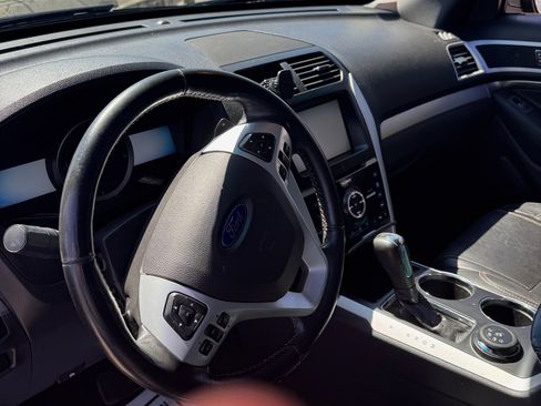 Used 2013 Ford Explorer Sport image 11