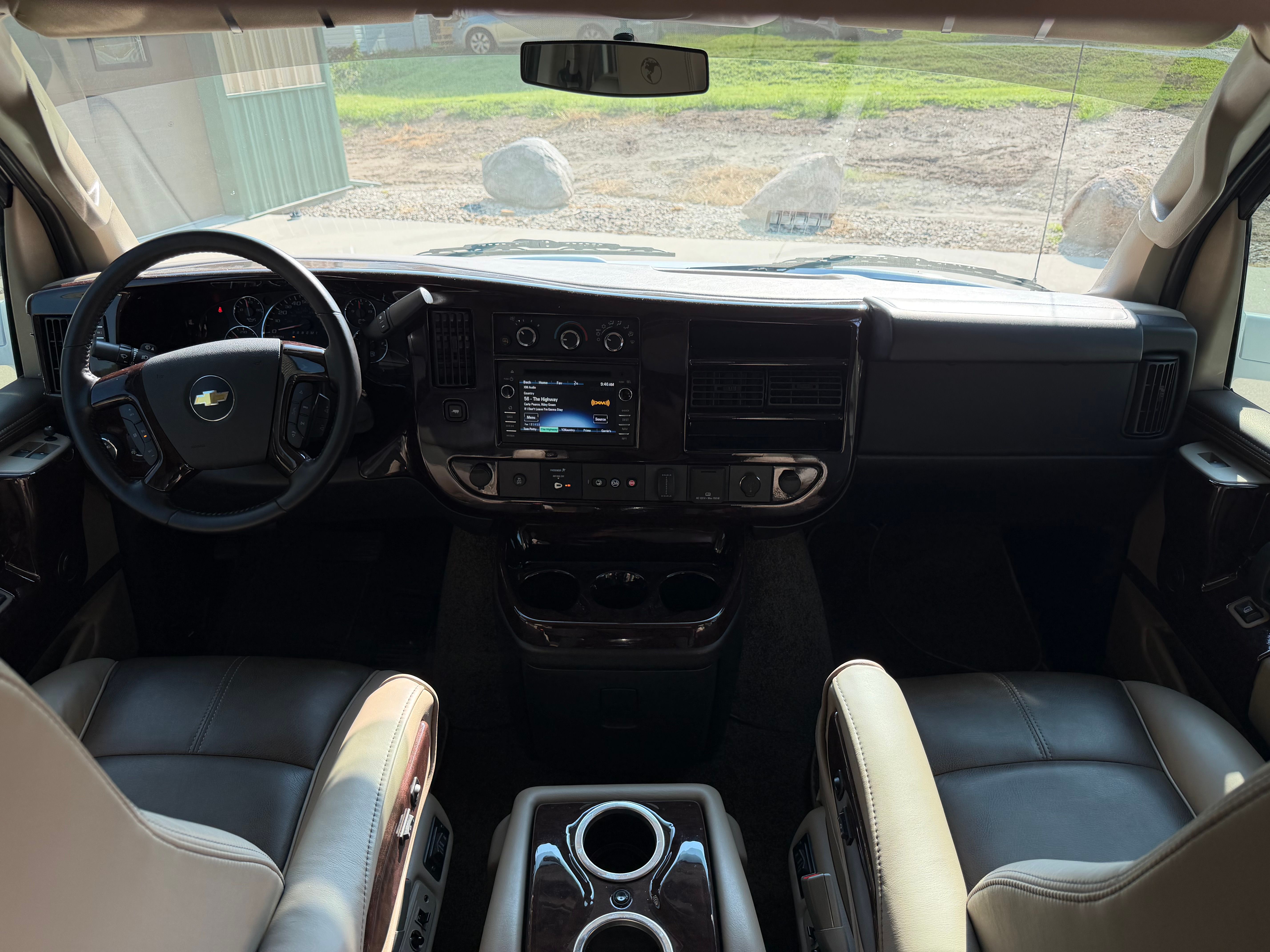 Used 2016 Chevrolet Express 2500 RWD image 11