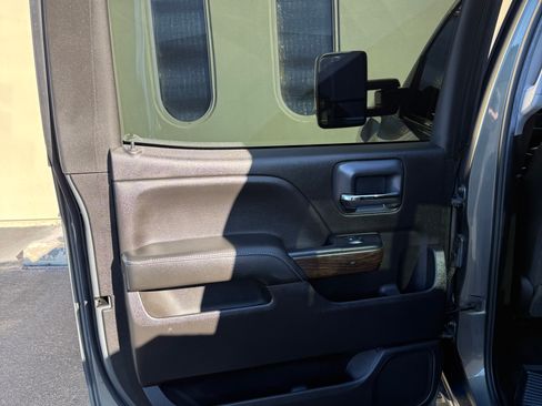 Used 2017 GMC Sierra 2500 Denali w/ Duramax Plus Package image 16