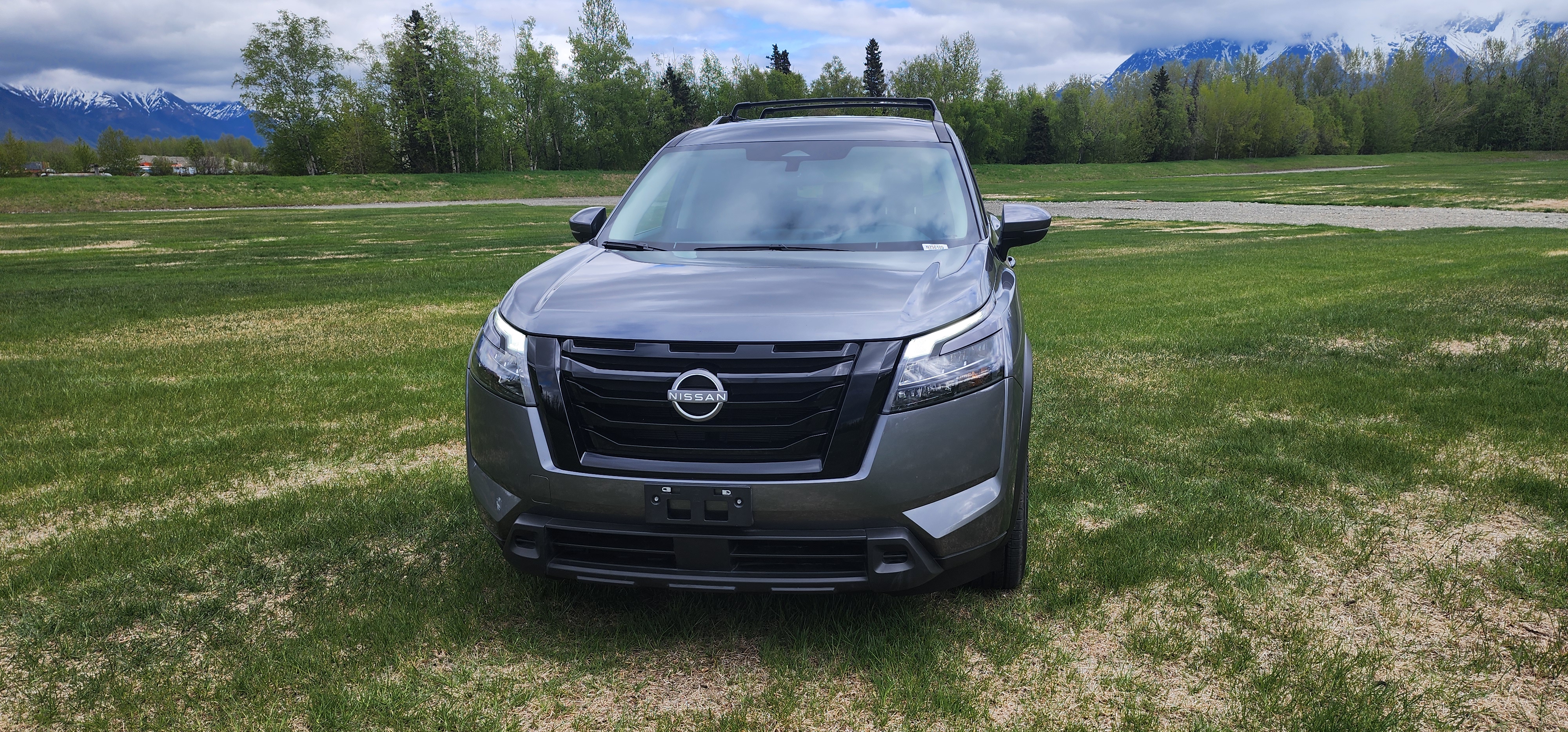 Used 2025 Nissan Pathfinder SV w/ Black Appearance Package AWD/4WD image 4