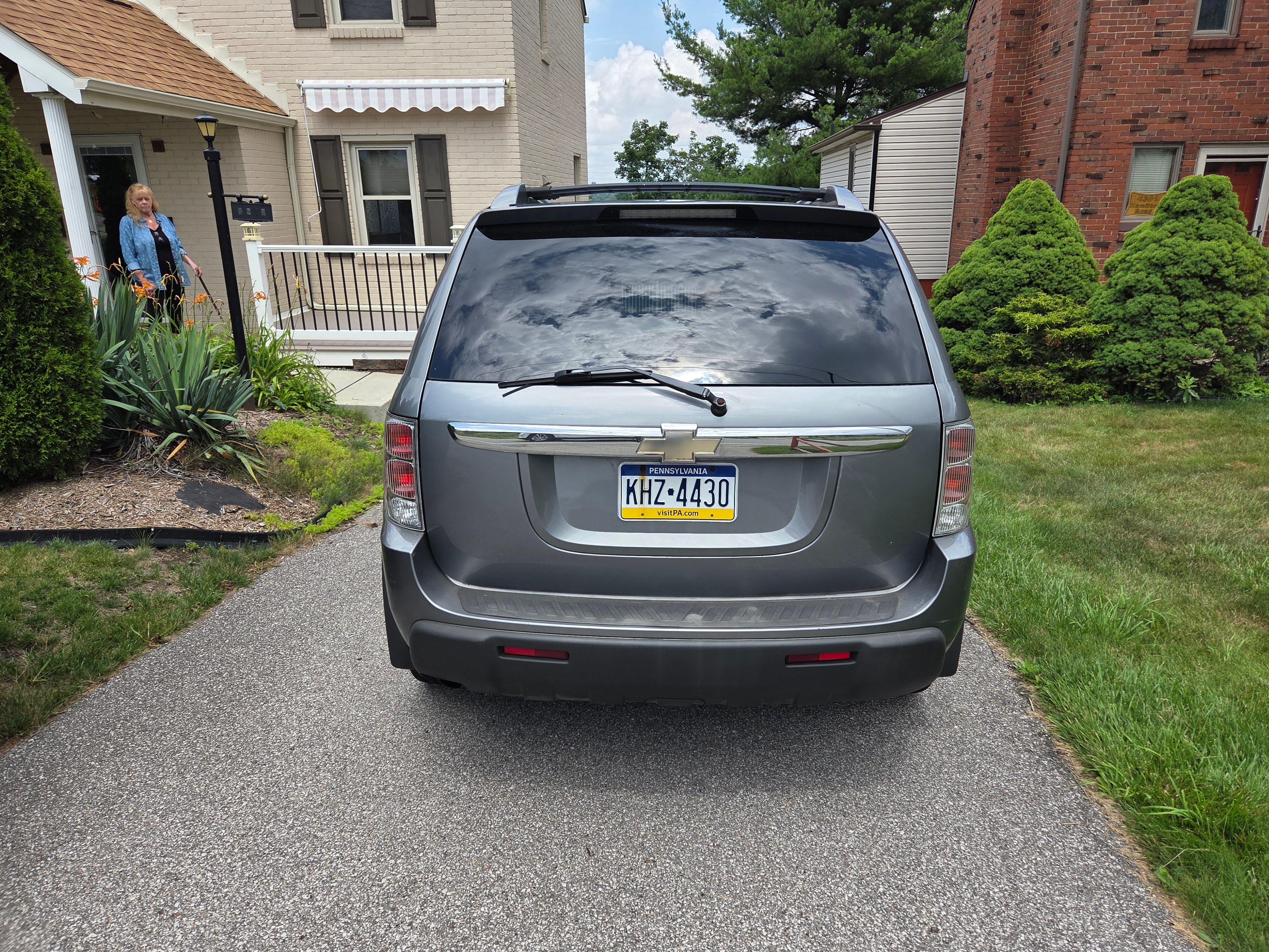 Used 2005 Chevrolet Equinox LT AWD/4WD image 2