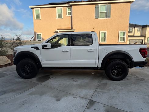 Used 2025 Ford F150 Raptor image 6