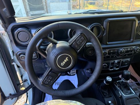 Used 2023 Jeep Wrangler Unlimited Sport image 14