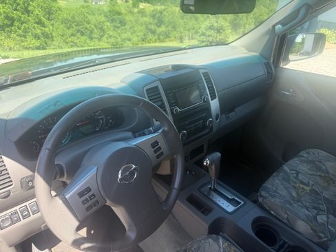 Used 2015 Nissan Frontier SV AWD/4WD image 15