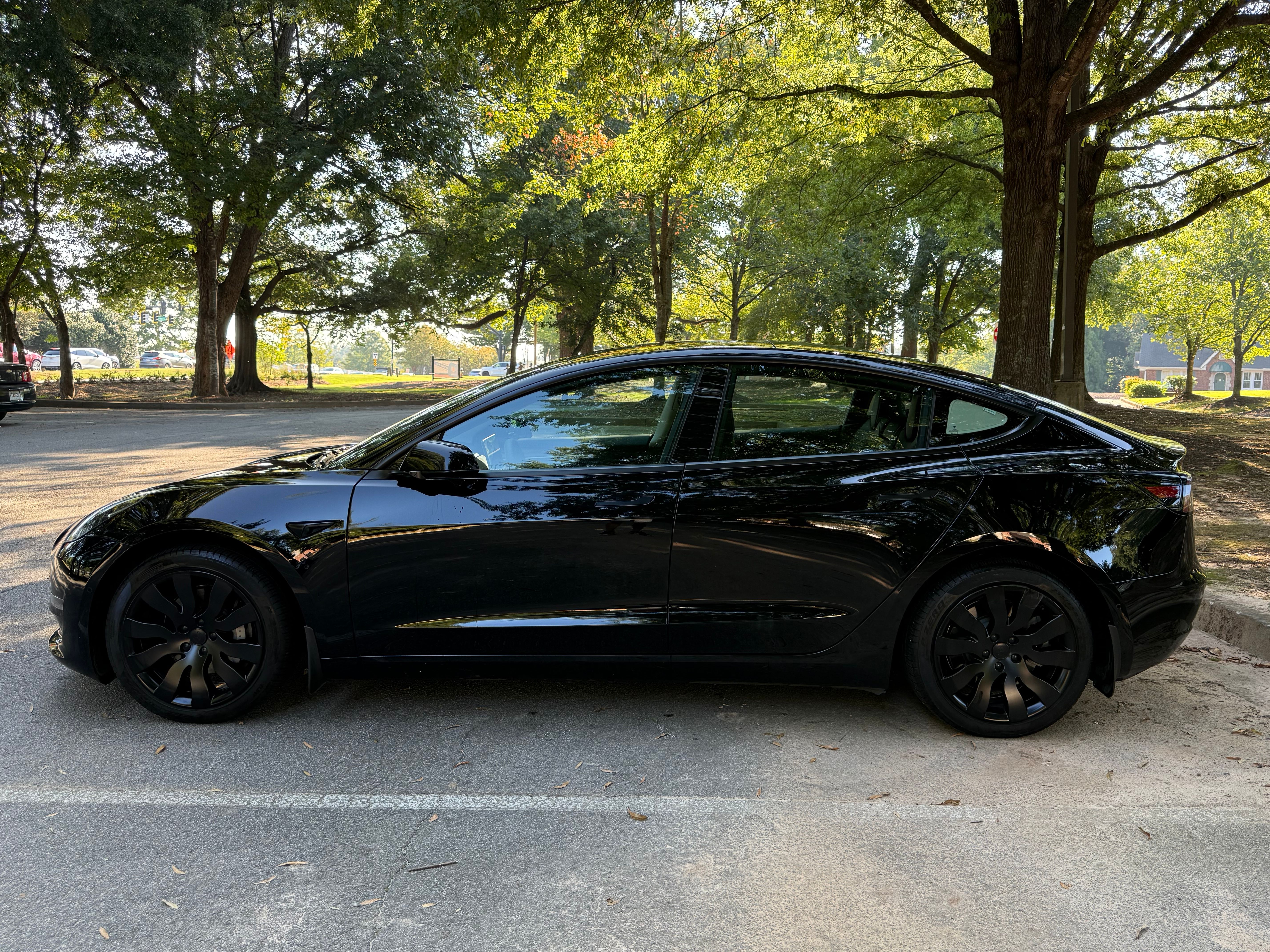 Used 2022 Tesla Model 3 Long Range AWD/4WD image 4
