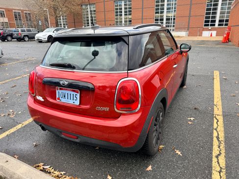 Used 2016 MINI Cooper 2-Door Hardtop image 4