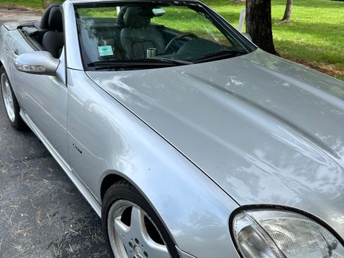 Used 2001 Mercedes-Benz SLK 320 image 2