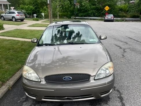 Used 2007 Ford Taurus SEL FWD image 10