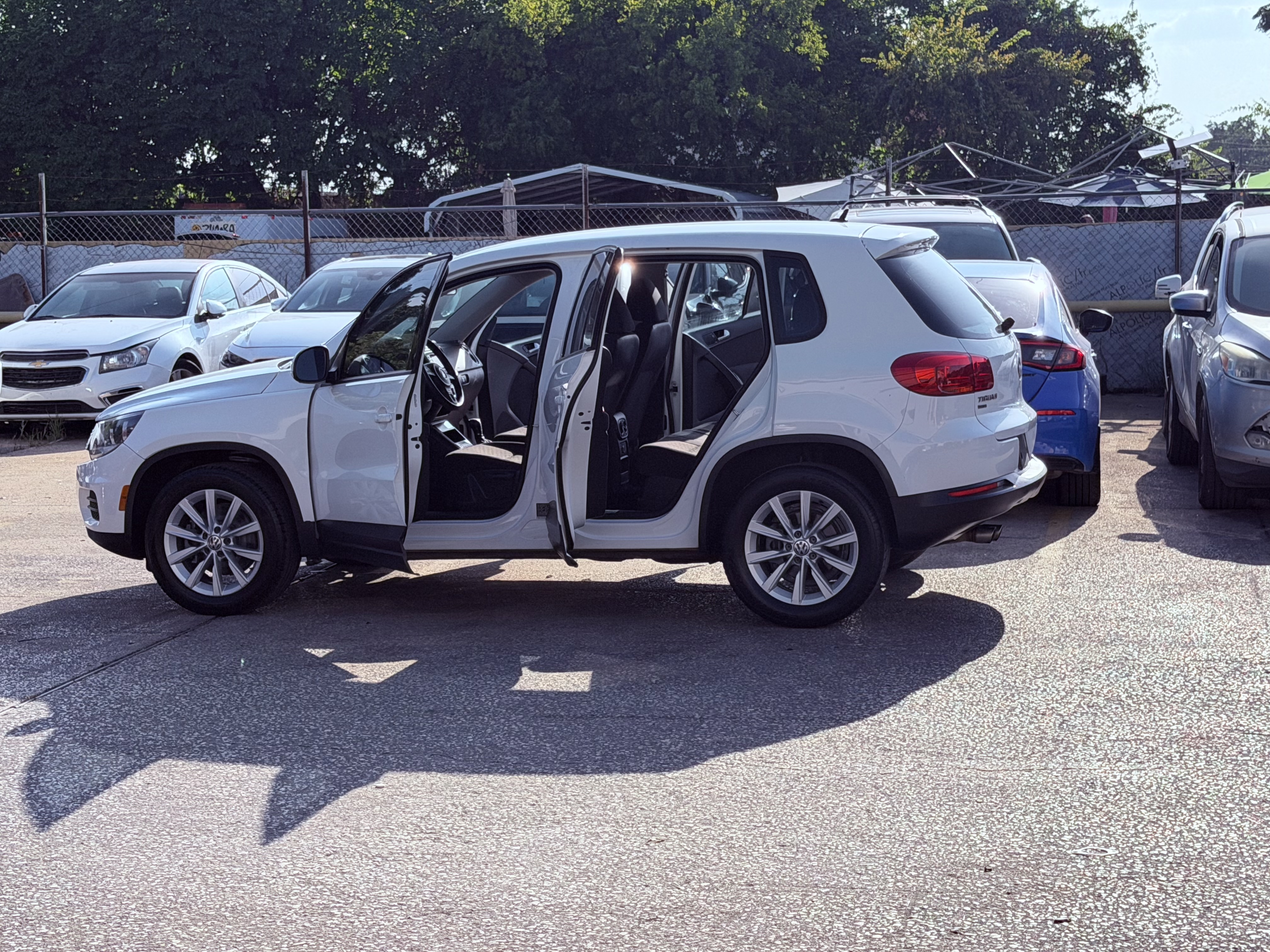 Used 2017 Volkswagen Tiguan S AWD/4WD image 5