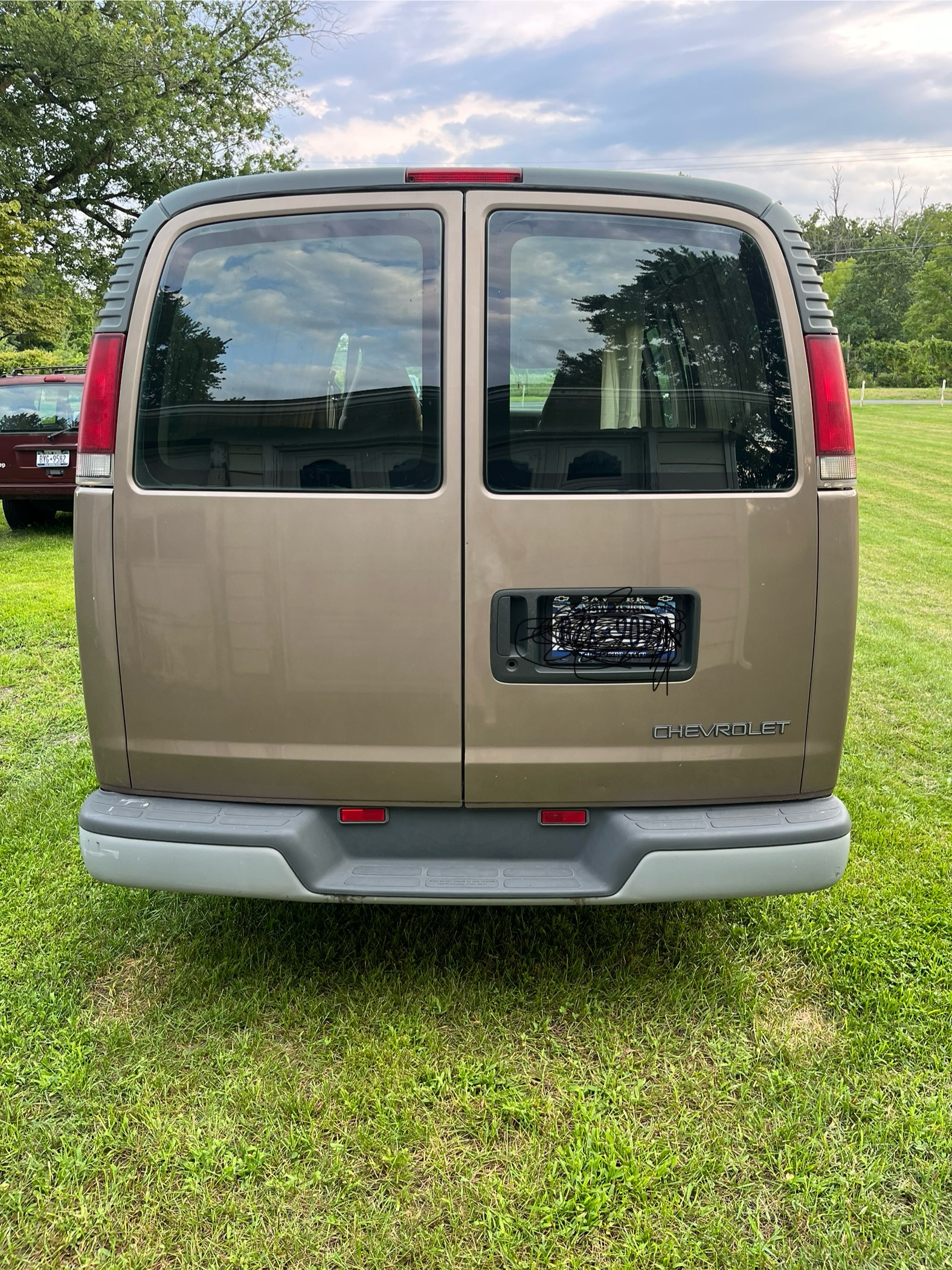 Used 1997 Chevrolet Express 1500 w/ Preferred Equipment Group 2 RWD image 8