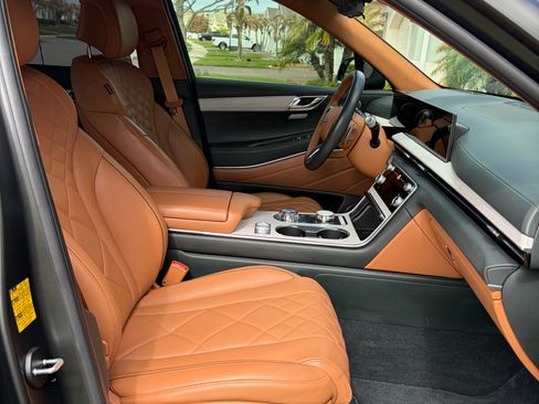 Used 2025 Genesis GV80 3.5T Prestige image 13