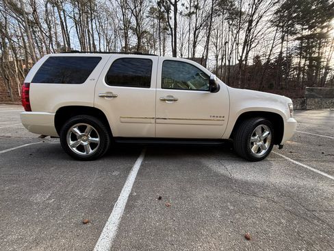 Used 2013 Chevrolet Tahoe LTZ image 6