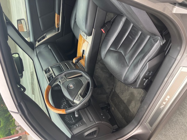 Used 2004 Cadillac XLR RWD image 5