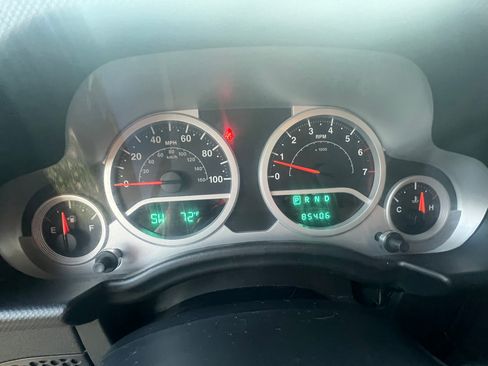 Used 2010 Jeep Wrangler Unlimited Sport image 16