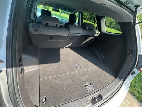 Used 2011 Hyundai Santa Fe GLS image 9