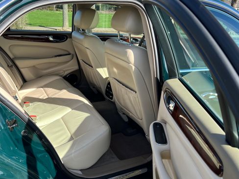 Used 2004 Jaguar XJ8 image 16
