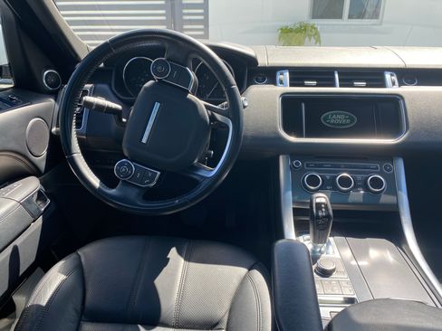 Used 2016 Land Rover Range Rover Sport SE image 11