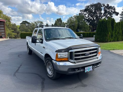 Used 1999 Ford F250 2WD Crew Cab Super Duty image 2