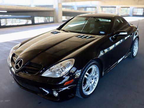 Used 2008 Mercedes-Benz SLK 55 AMG image 2