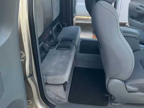 Used 2005 Toyota Tacoma 4x4 Access Cab image 8
