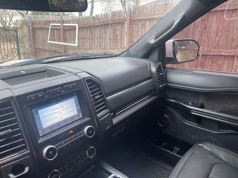 Used 2018 Ford Expedition Limited w/ Equipment Group 301A image 11