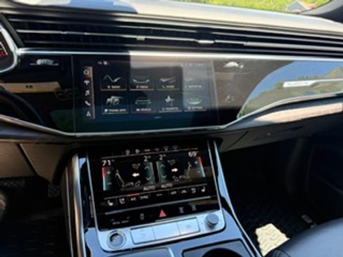 Used 2021 Audi Q8 Prestige AWD/4WD image 11
