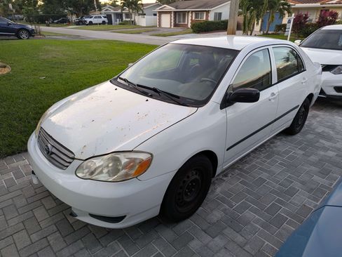 Used 2003 Toyota Corolla LE image 1